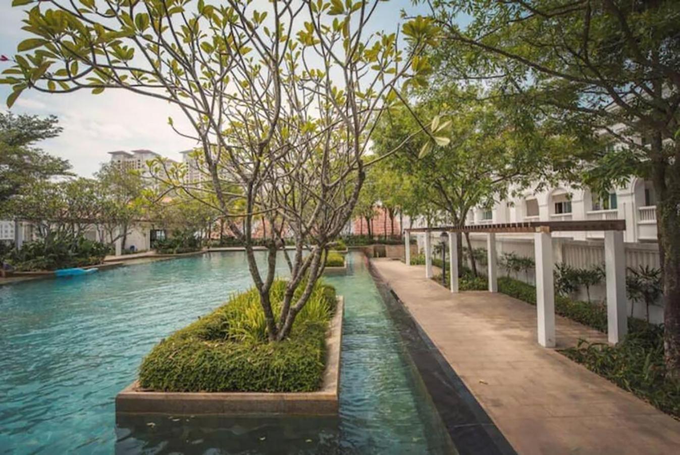 Tree Premier Suite Strait Quay Luxury Marina Suite Tanjung Tokong 외부 사진