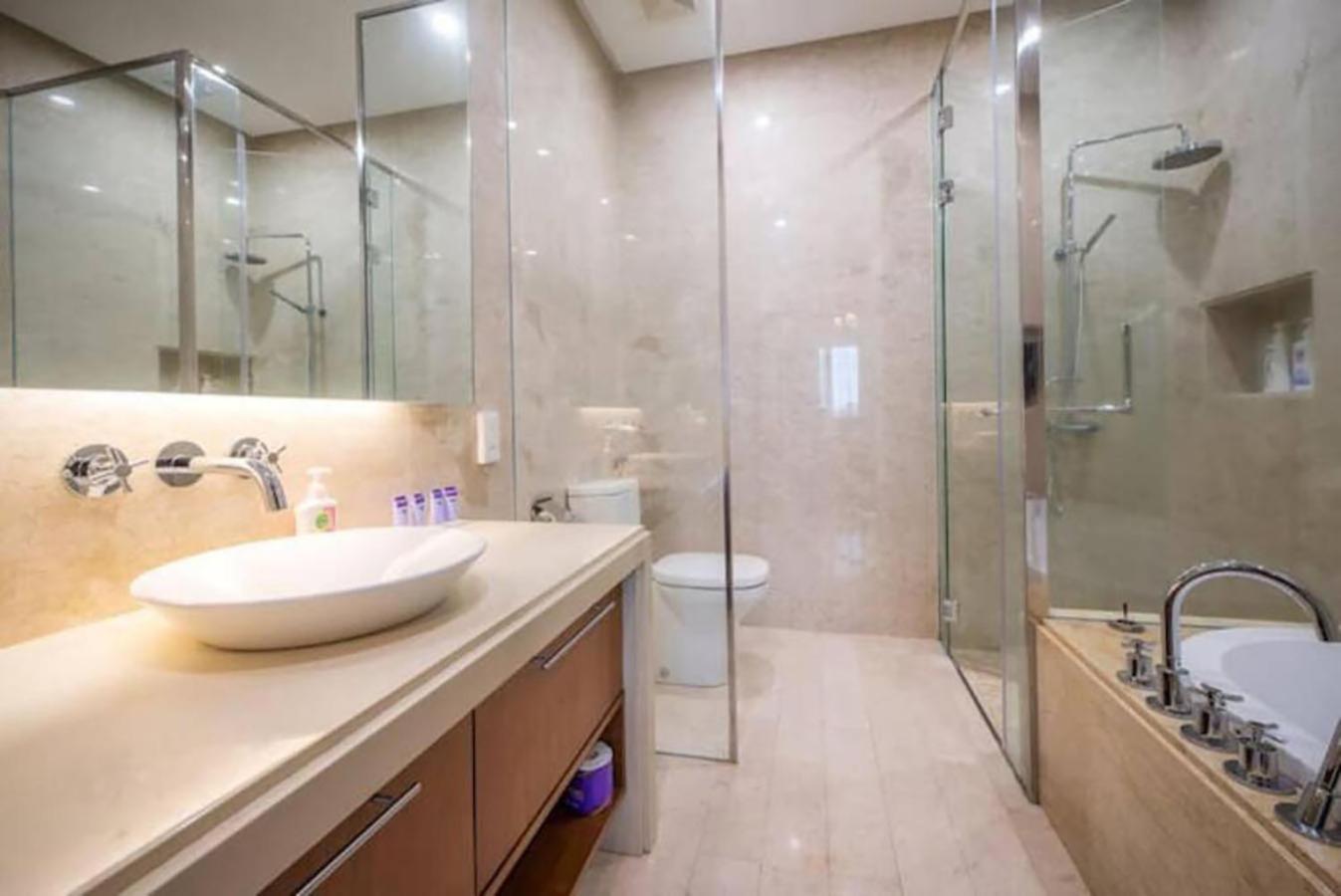Tree Premier Suite Strait Quay Luxury Marina Suite Tanjung Tokong 외부 사진